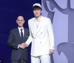 美记:杨瀚森比赛感觉和约基奇很像 空间感知能力好