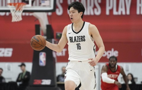 杨翰森未出场开拓者大比分不敌太阳 场均10.8分夏联收官