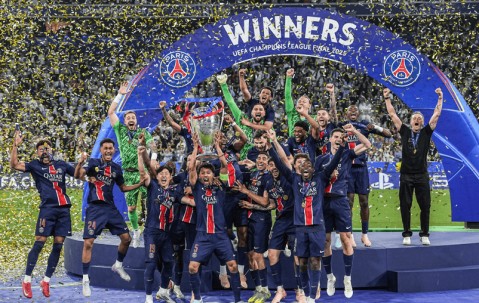 20亿欧元豪赌“兑现”！“大巴黎”首夺欧冠冠军背后：中东石油资本的足球“野望”有多大？