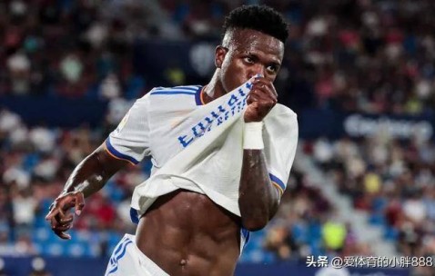 足坛最新动态！17亿巨星拒绝续约皇马双子星恐遭清洗巴萨获利好