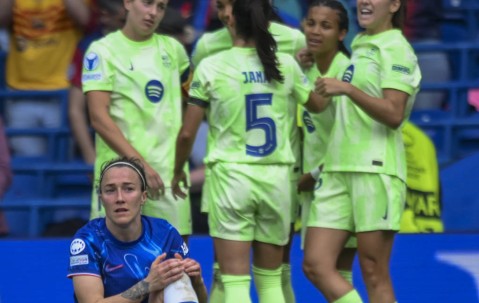 0-1惜败阿森纳！金球女王邦马蒂泣不成声，但她的誓言让世界动容！