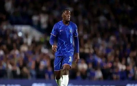 4500万到3500万！迪萨西转会陷僵局，黄潜抠门，切尔西强硬谁妥协？