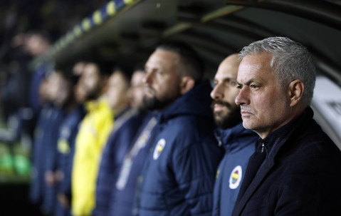 违约金来了，1500万！穆里尼奥与费内巴切闹翻，德甲神帅来替！